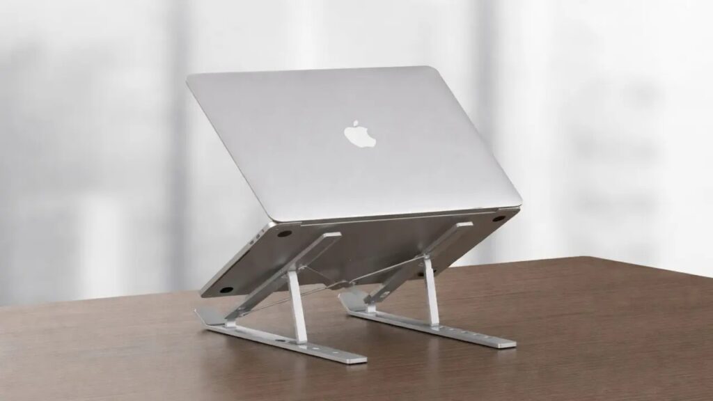 Este soporte ergonómico para portátil levanta la pantalla a la altura correcta y alarga la vida del equipo