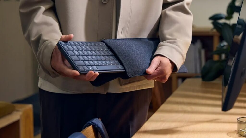 HP EliteBoard G1a, un ordenador completo dentro del teclado