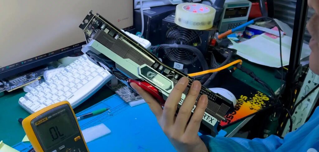 debes saber que incluso una GeForce RTX 3080 Ti doblada y golpeada se puede revivir