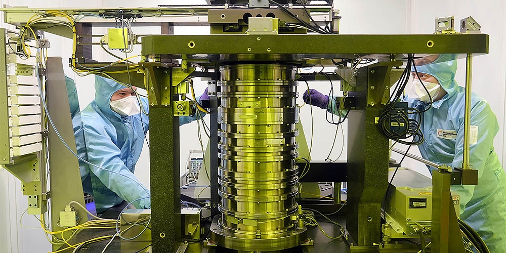 Rusia acelera su alternativa a ASML: confirma pruebas de su litógrafo de 130 nm este año y prevé suministrar las primeras máquinas en 2027